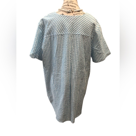 Woman Within 1X Blue and White Vertical Striped Button-Up Seersucker Blouse S/S - Picture 2 of 5